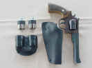 revolver_and_dbl_speedloader_pouch_out.jpg (38248 bytes)